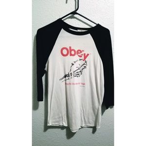 Obey tee